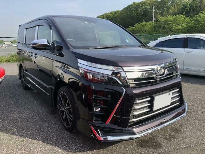 Used 2018 TOYOTA VOXY DBA-ZRR80W | SBI Motor Japan