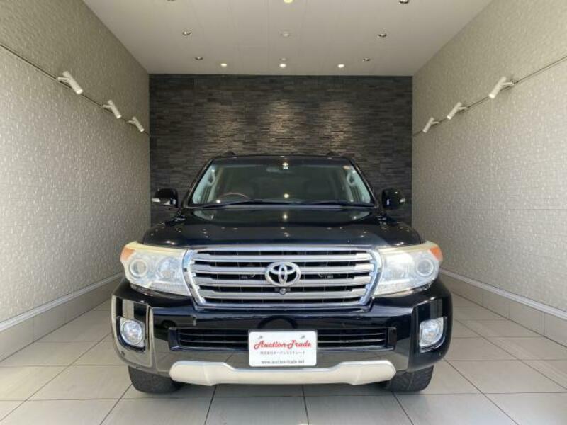 LAND CRUISER