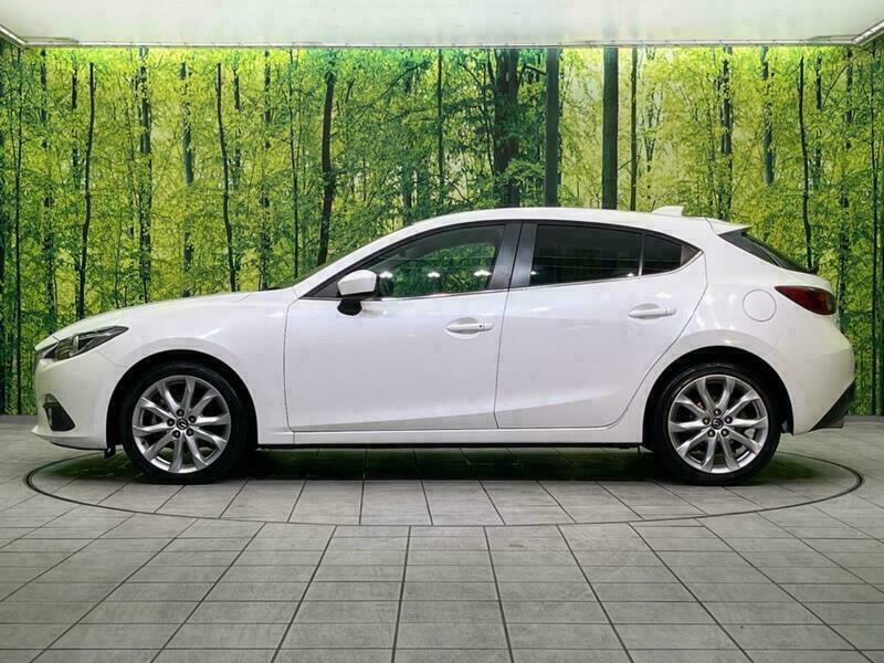 Axela Sport