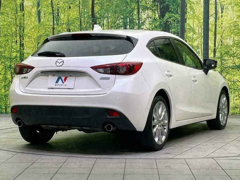 Axela Sport
