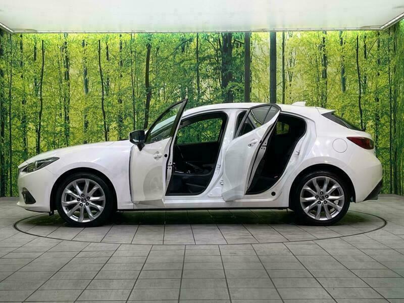 Axela Sport