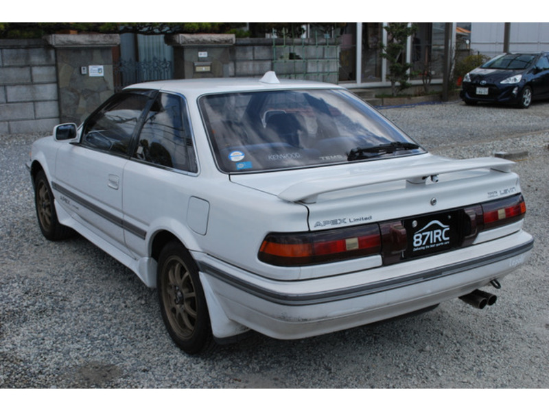 COROLLA LEVIN