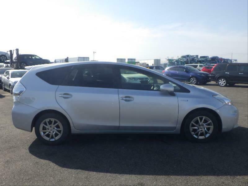 PRIUS ALPHA