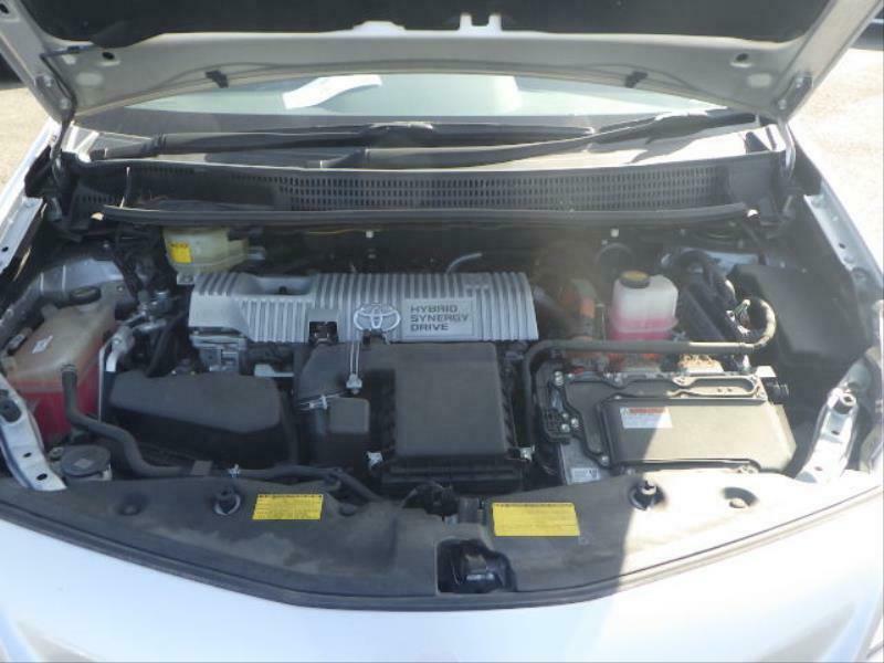 PRIUS ALPHA