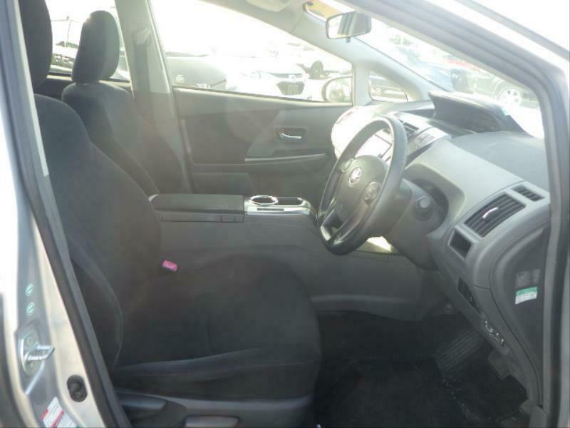 PRIUS ALPHA