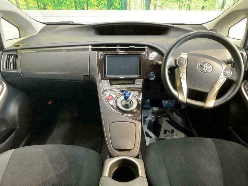 PRIUS PHV