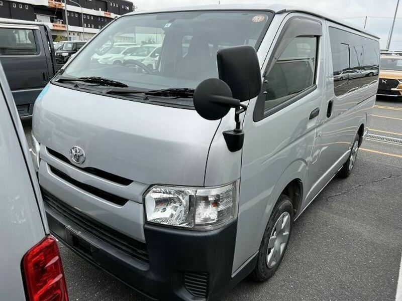 Used 2016 TOYOTA HIACE VAN KDH201V SBI Motor Japan