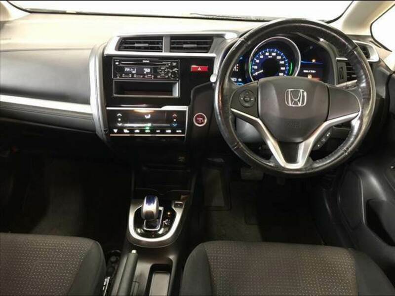 File:Honda FIT HYBRID・F Comfort Edition (DAA-GP5) interior.jpg