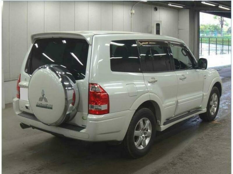 Mitsubishi pajero v73w