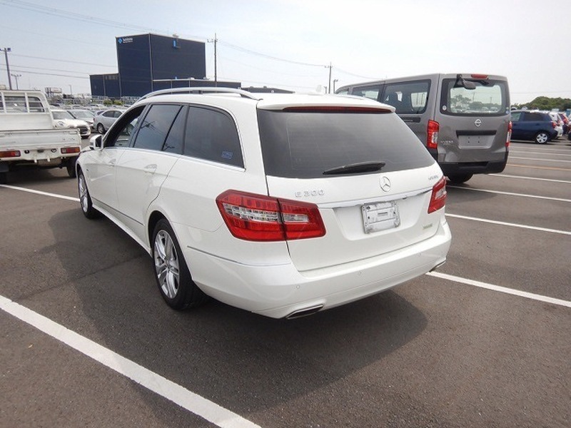 E CLASS STATION WAGON