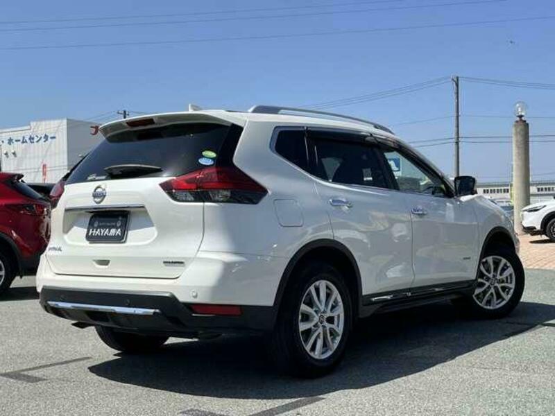 X-TRAIL-1