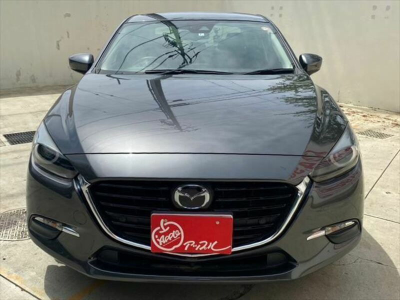 MAZDA　AXELA