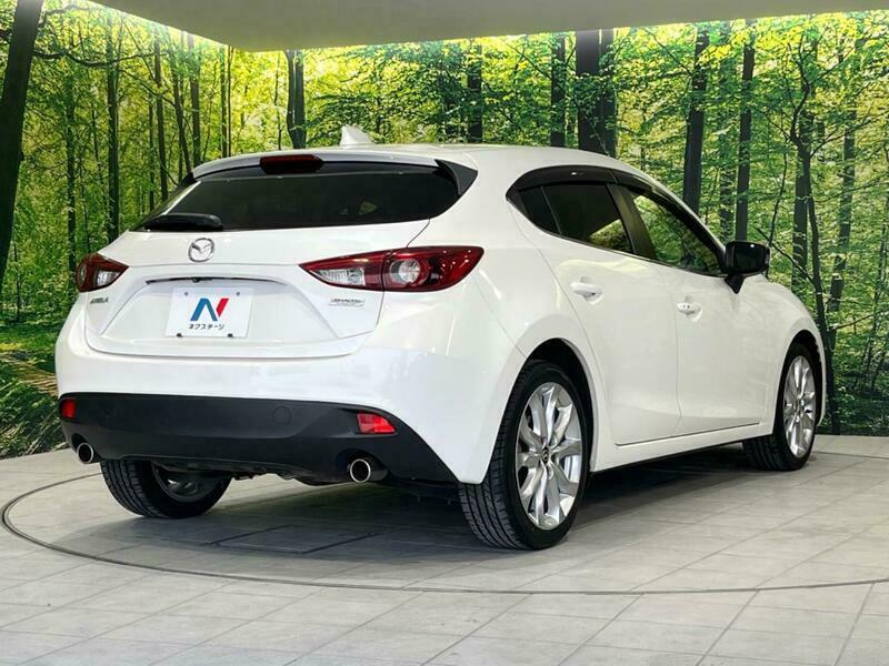 Axela Sport