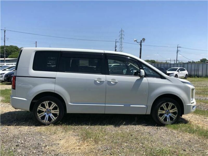 DELICA D5