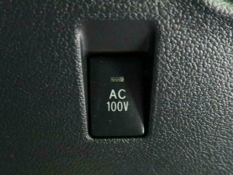 PRIUS PHV-82