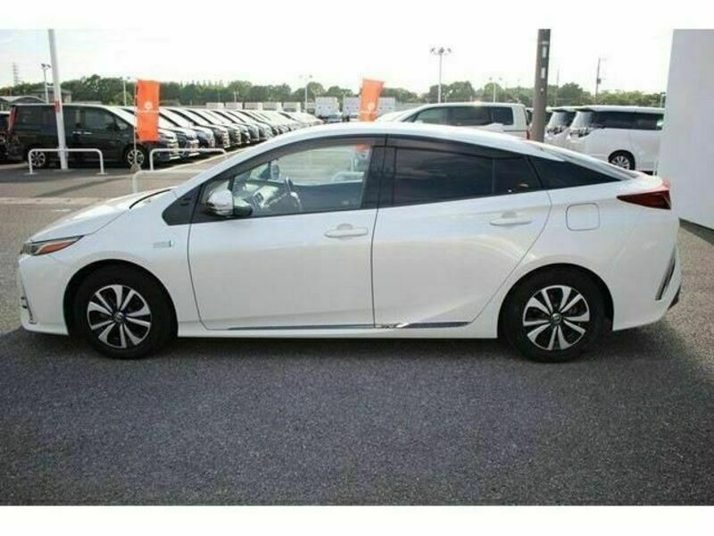PRIUS PHV
