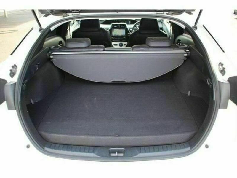 PRIUS PHV