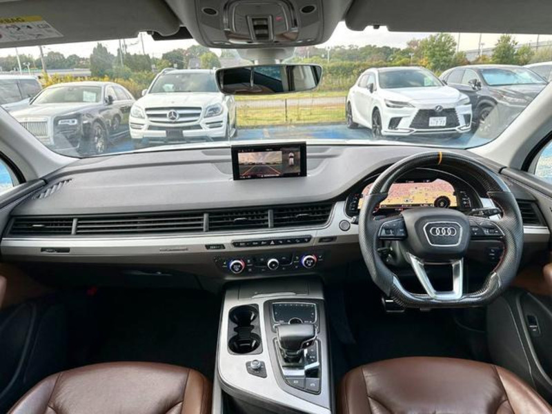 Q7