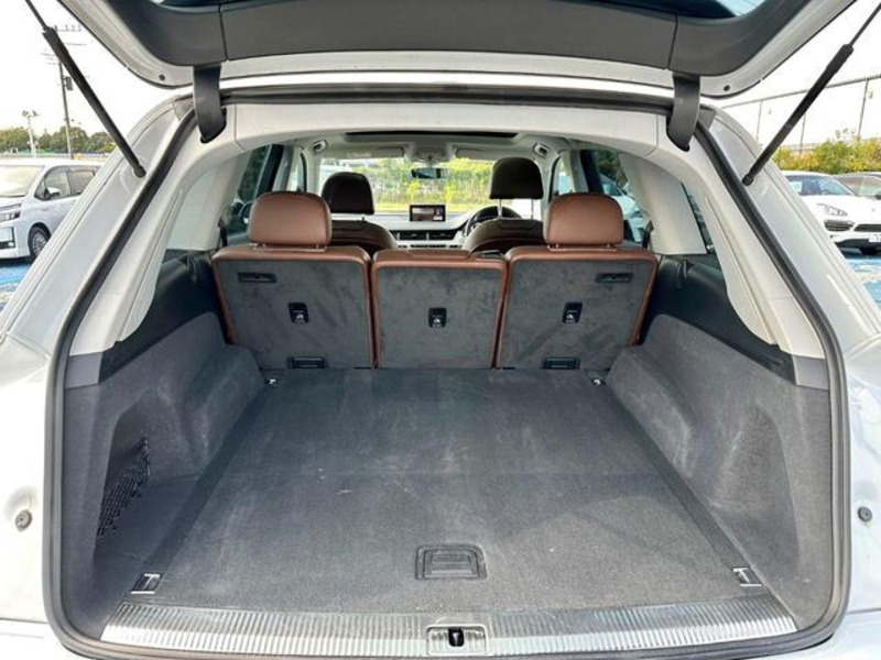 Q7