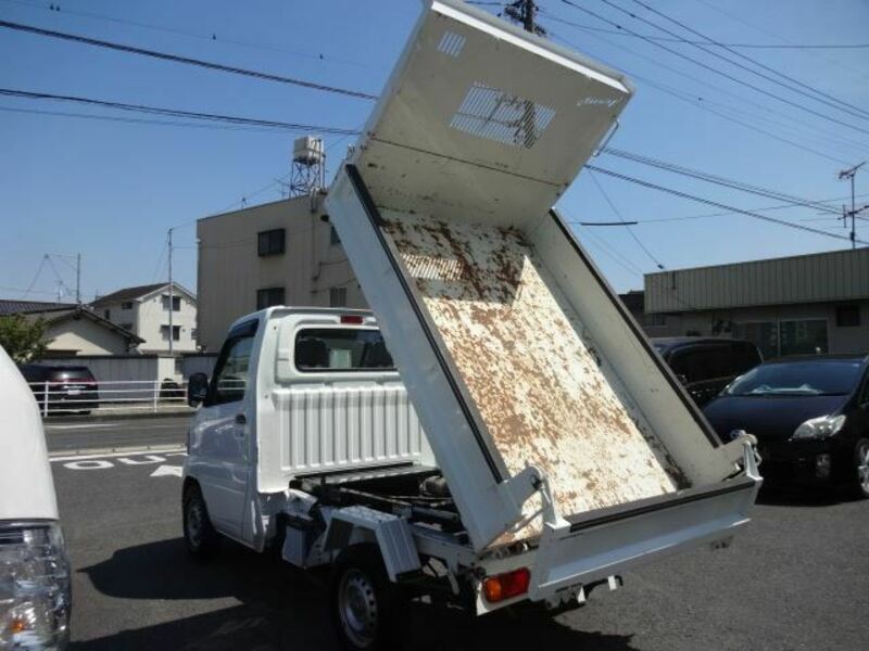 CLIPPER TRUCK