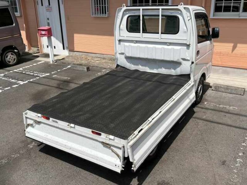 CLIPPER TRUCK