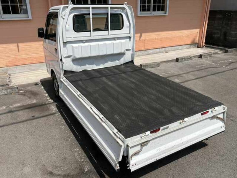 CLIPPER TRUCK