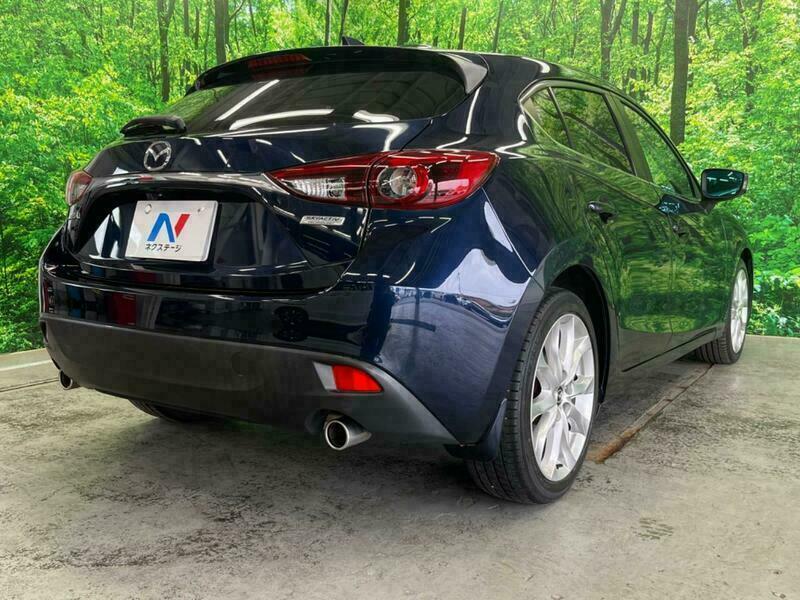 Axela Sport