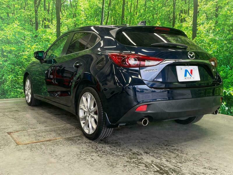 Axela Sport