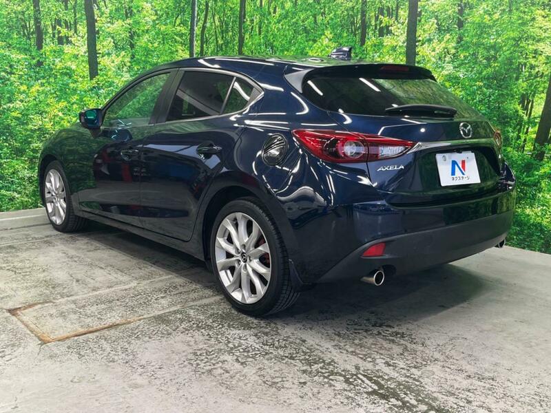 Axela Sport