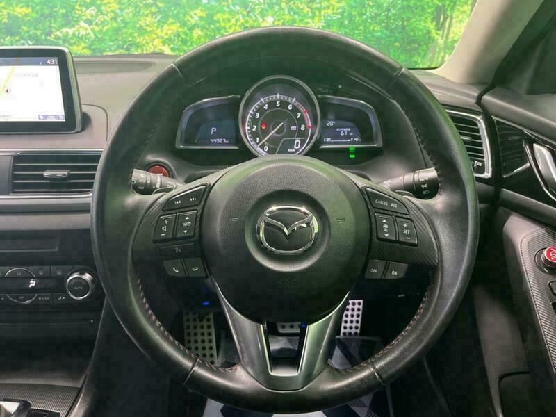 Axela Sport