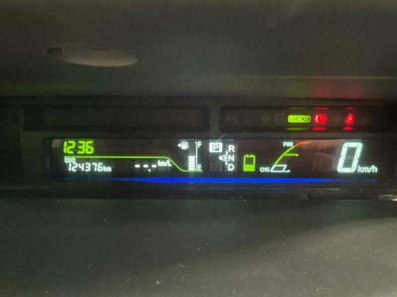 PRIUS ALPHA