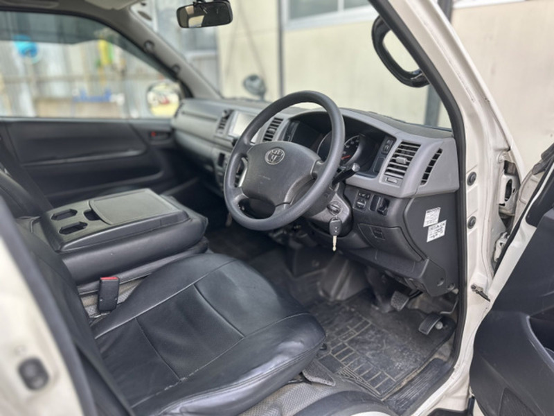 HIACE VAN-6