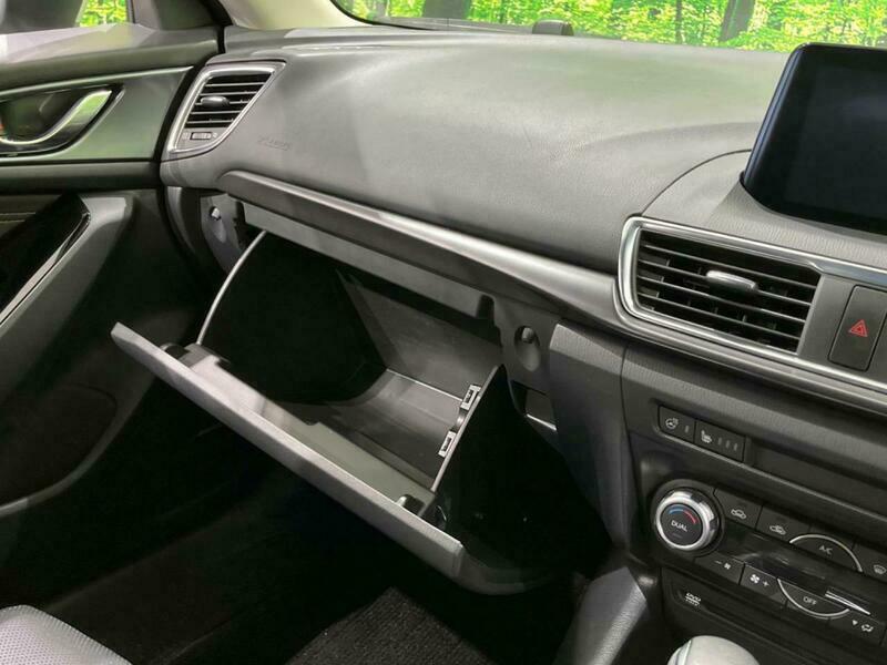 Axela Sport