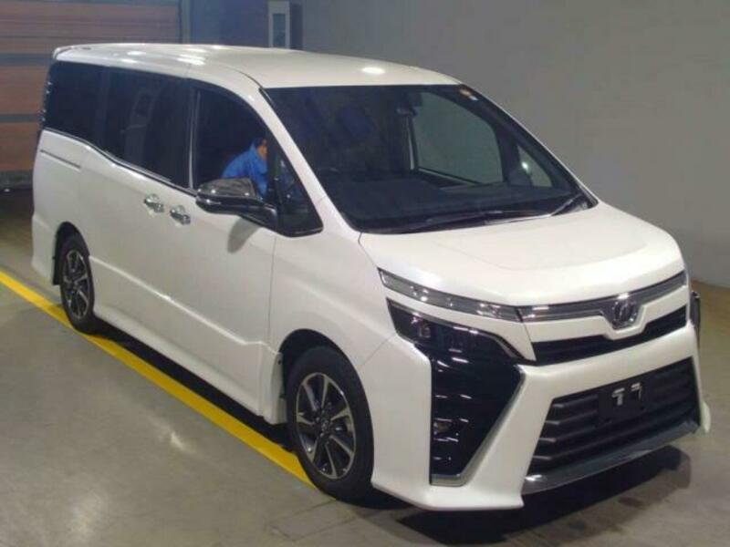 Toyota Voxy 2018: Multi Purpose Vehicle (MPV) yang Menggabungkan Gaya dan Fungsionalitas