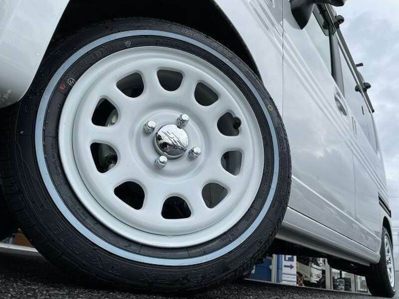 N-VAN