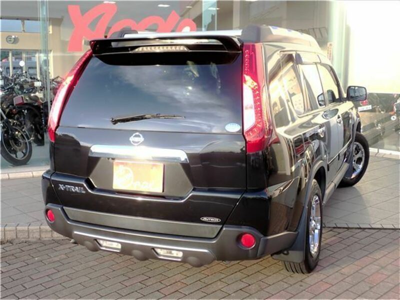 X-TRAIL