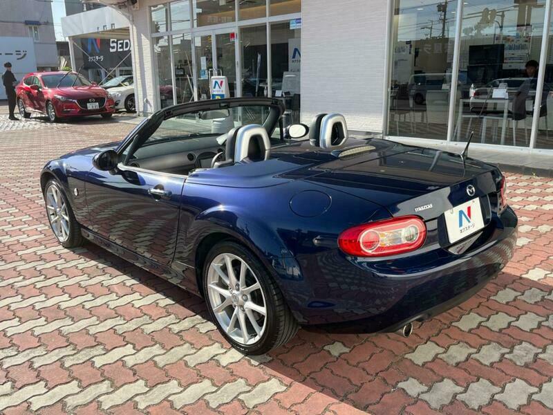 ROADSTER