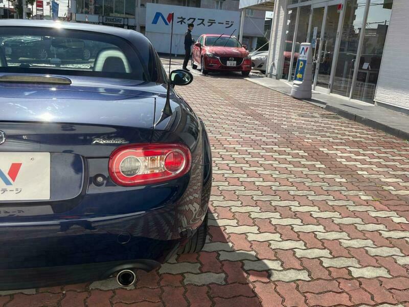 ROADSTER