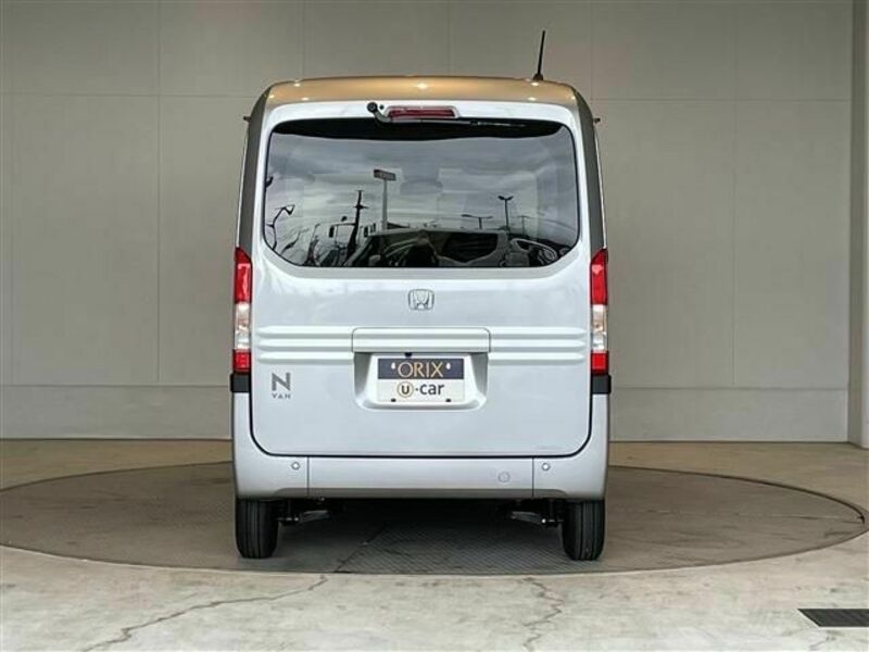 N-VAN-8