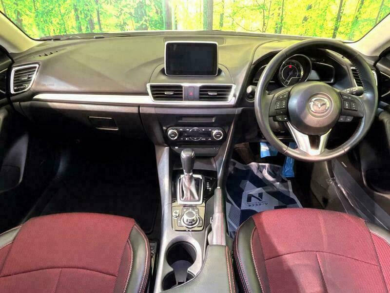 Axela Sport