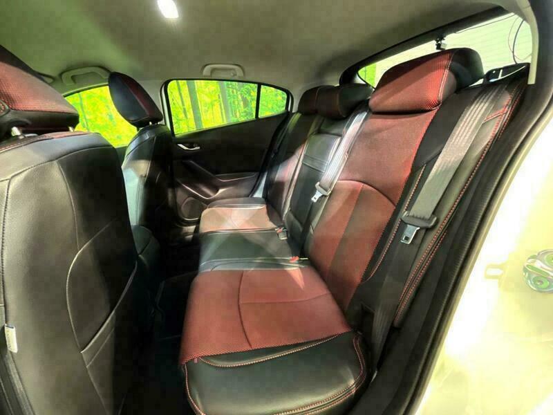 Axela Sport