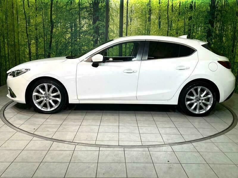 Axela Sport
