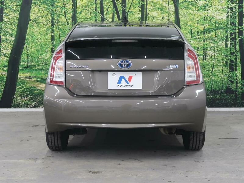 PRIUS-12