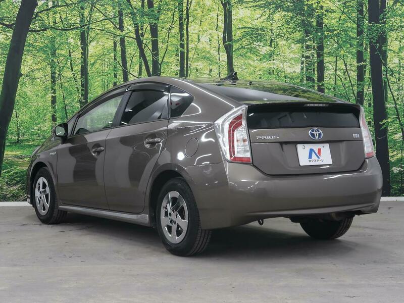 PRIUS-42