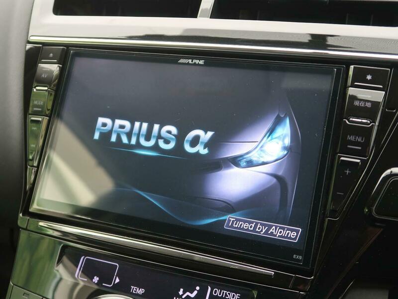 PRIUS ALPHA-5