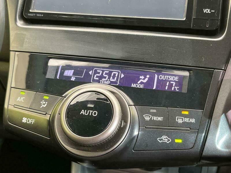 PRIUS ALPHA