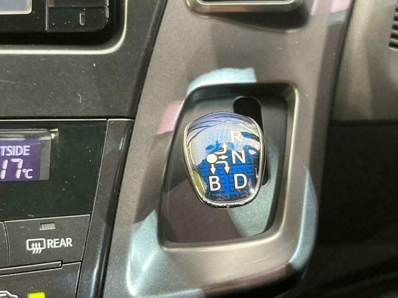 PRIUS ALPHA