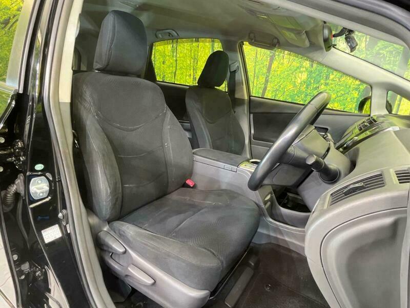 PRIUS ALPHA