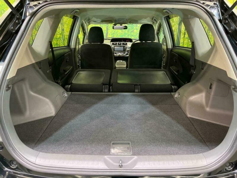 PRIUS ALPHA