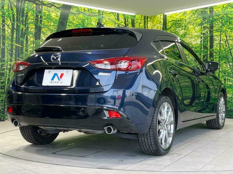 Axela Sport